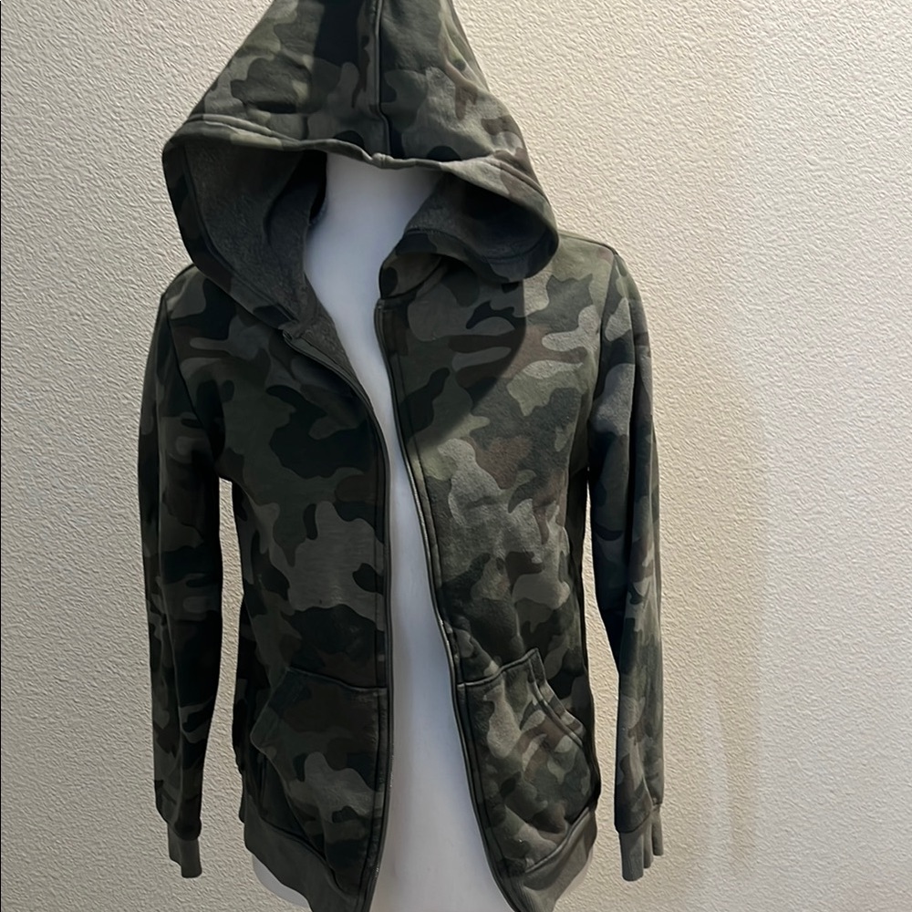Camouflage Zip-Up Hoodie